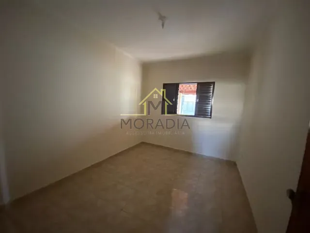 Casa com 225m² 2 quartos e 1 banheiro, para alugar, no bairro Parque das Orquídeas em Guaxupé