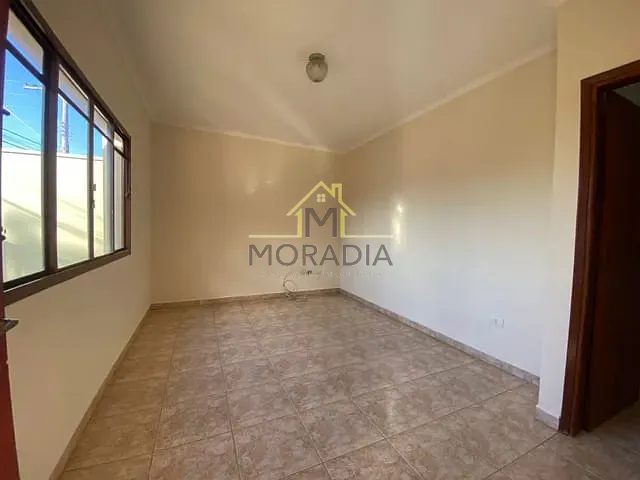 Casa com 225m² 2 quartos e 1 banheiro, para alugar, no bairro Parque das Orquídeas em Guaxupé
