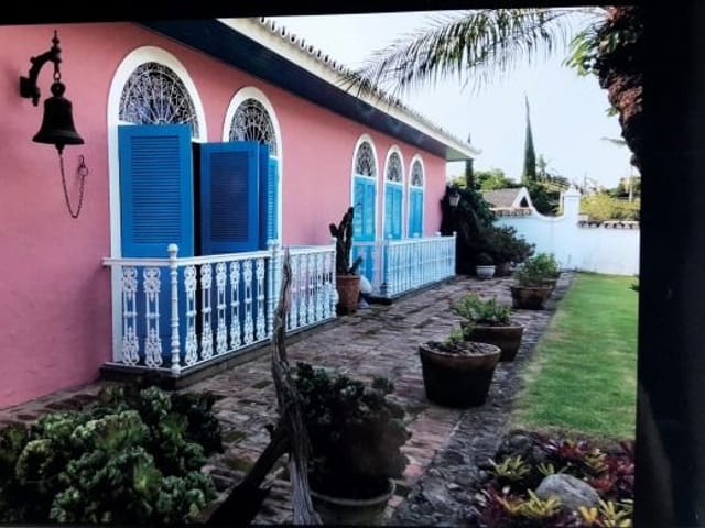 Casa com 2046m² 5 quartos e 2 banheiros, à venda, no bairro Vila Santista em Atibaia
