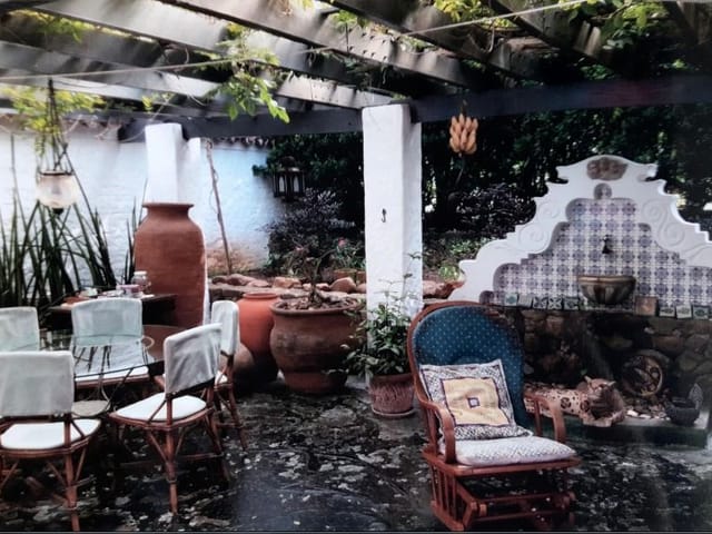 Casa com 2046m² 5 quartos e 2 banheiros, à venda, no bairro Vila Santista em Atibaia