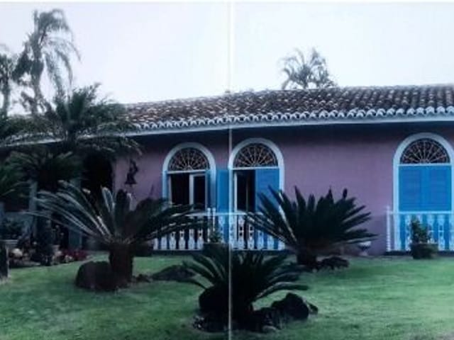 Casa com 2046m² 5 quartos e 2 banheiros, à venda, no bairro Vila Santista em Atibaia