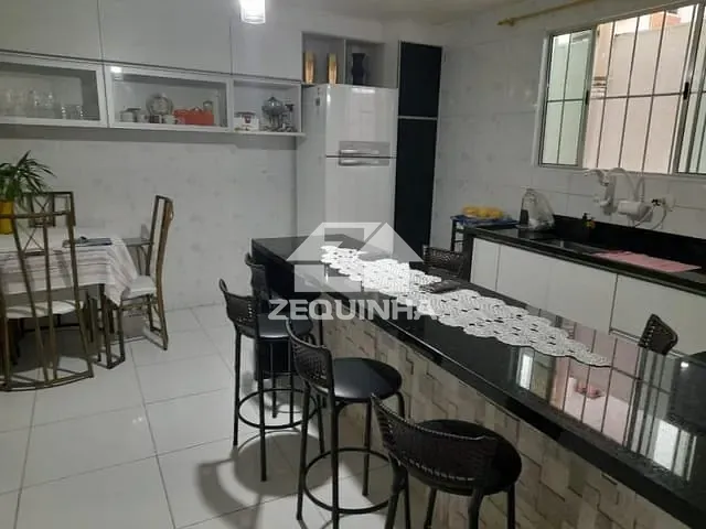 Casa com 239m² 2 quartos e 3 banheiros, à venda, no bairro Santo Antonio em Osasco