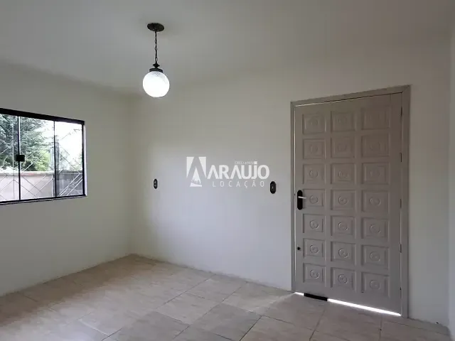 Casa com 150m² 2 quartos e 1 banheiro, para alugar, no bairro Centro em Navegantes