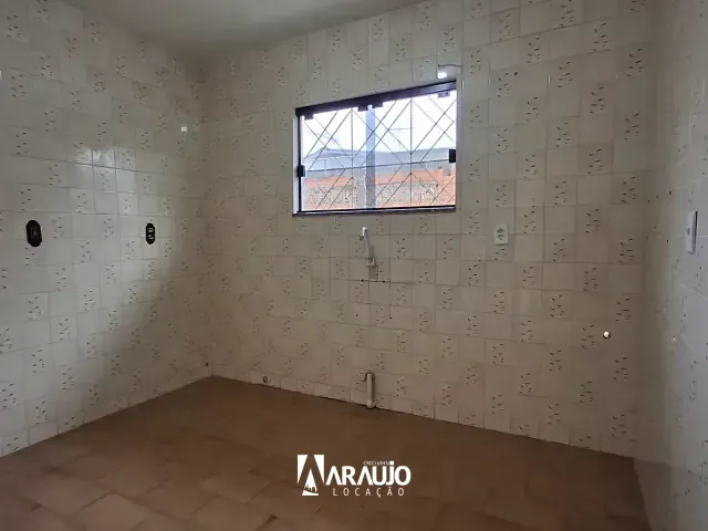 Casa com 150m² 2 quartos e 1 banheiro, para alugar, no bairro Centro em Navegantes