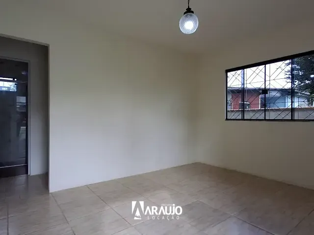 Casa com 150m² 2 quartos e 1 banheiro, para alugar, no bairro Centro em Navegantes