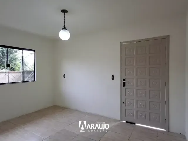 Casa com 150m² 2 quartos e 1 banheiro, para alugar, no bairro Centro em Navegantes