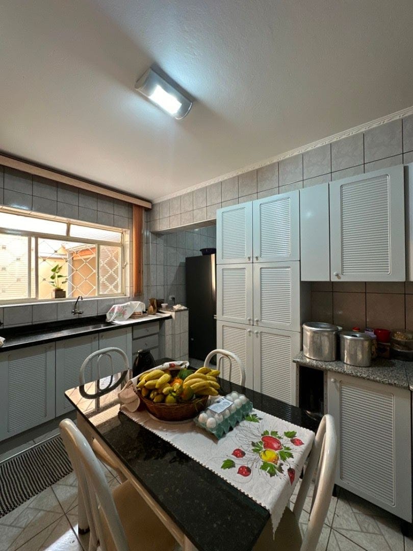 Casa, 3 quartos, 201 m² - Foto 3