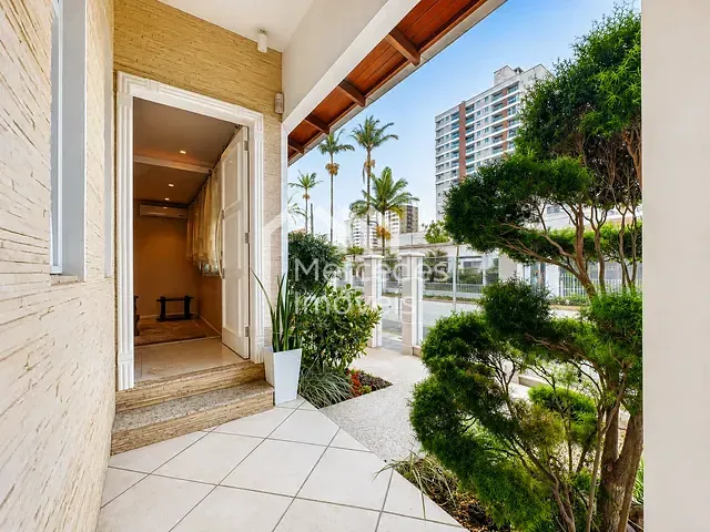 Casa com 198m² 3 quartos e 4 banheiros, para alugar, no bairro São João em Itajaí