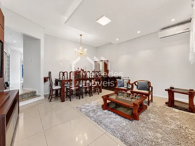 Casa com 198m² 3 quartos e 4 banheiros, para alugar, no bairro São João em Itajaí