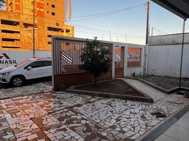 Casa com 300m² 3 quartos e 3 banheiros, à venda, no bairro Jardim Barcelona em Sinop