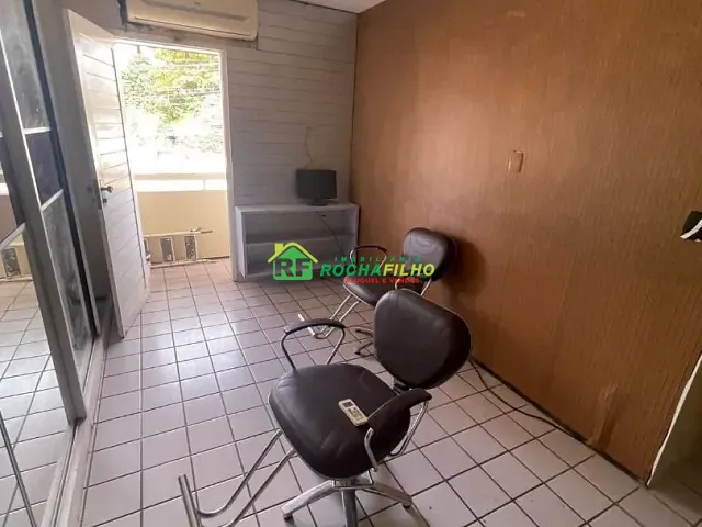 Casa com 369m² 6 quartos e 2 banheiros, para alugar, no bairro São Cristóvão em Teresina