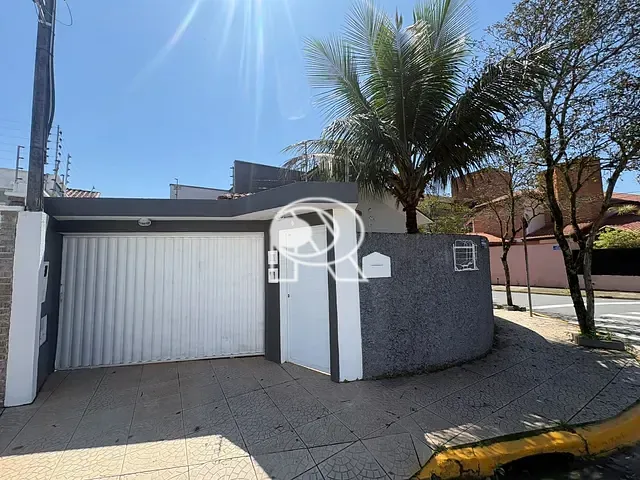 Casa 2 quartos e 2 banheiros, para alugar, no bairro Vila Alvorada em Registro