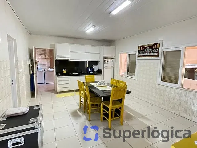 Casa com 300m², à venda, no bairro Centro em Balneário Camboriú