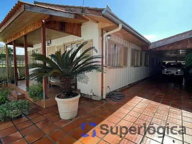 Casa com 300m², à venda, no bairro Centro em Balneário Camboriú