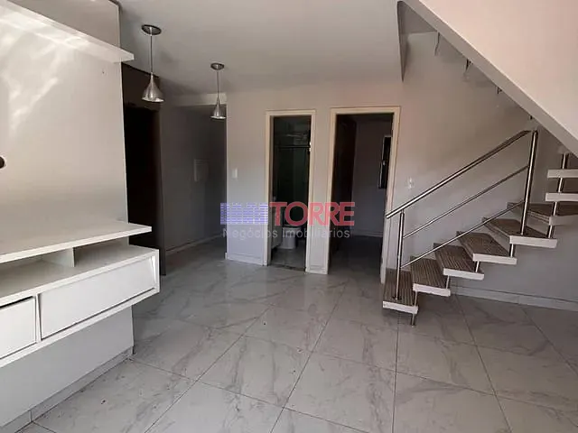Casa 2 quartos e 2 banheiros, à venda, no bairro Olivença em Ilhéus