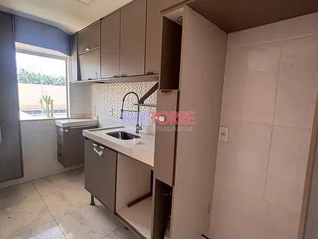 Casa 2 quartos e 2 banheiros, à venda, no bairro Olivença em Ilhéus