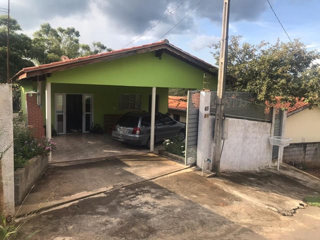 Casa com 600m² 4 quartos e 3 banheiros, à venda, no bairro Mantiqueira em Extrema