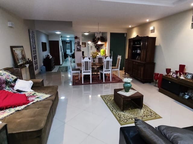 Casa com 190m² 2 quartos e 2 banheiros, à venda, no bairro Parque Imperial em Campos dos Goytacazes