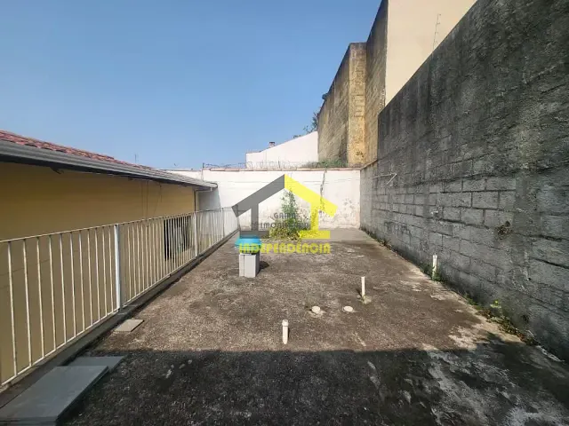 Casa com 250m² 3 quartos e 2 banheiros, à venda, no bairro Jardim Nice em Itatiba