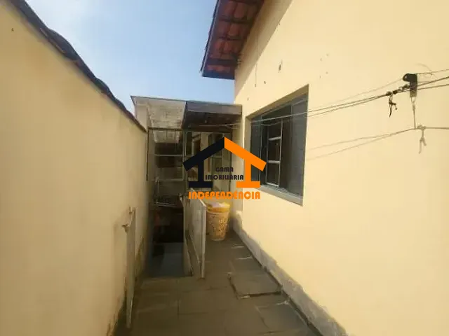 Casa com 250m² 3 quartos e 2 banheiros, à venda, no bairro Jardim Nice em Itatiba