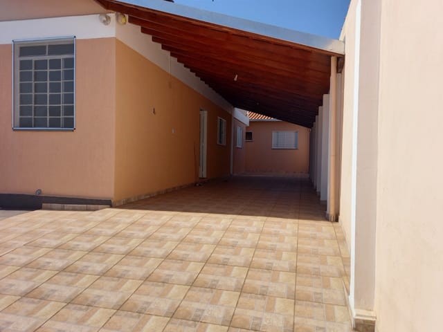 Foto do Casa - Casa residencial para Locação
Nossa Senhora das Dores, Guaxupé
4 dormitórios sendo 2 suítes, Sala, Cozinha Grande, Suíte com Sacada, Edícula no fundo com área com churrasqueira;
200,00 m² construída | Guaxupé Imóveis Ltda