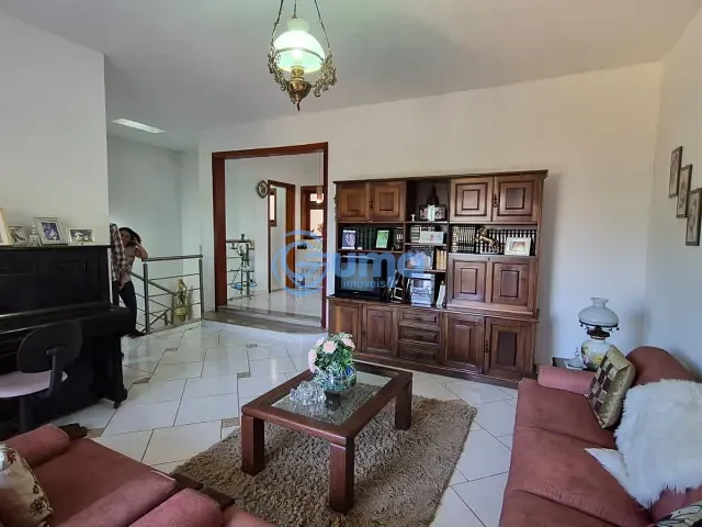 Casa com 510m² 3 quartos e 5 banheiros, à venda, no bairro Jardim América em Bragança Paulista