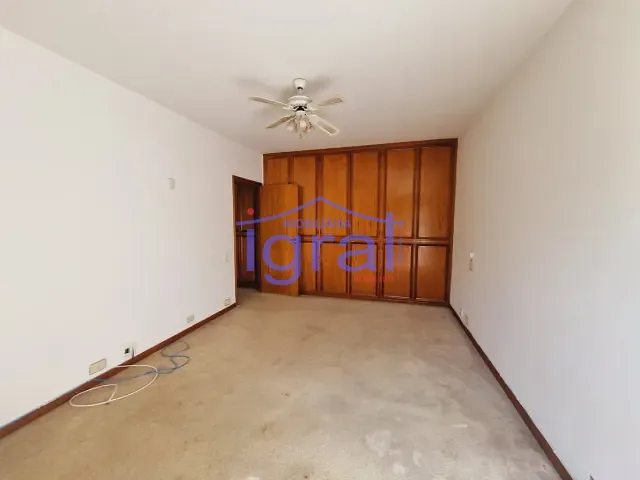 Casa com 945m² 4 quartos e 6 banheiros, à venda, no bairro Interlagos em São Paulo