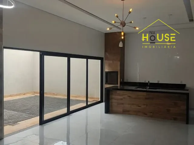 Casa com 256m², à venda, no bairro Jardim Residencial Vilar em Votuporanga