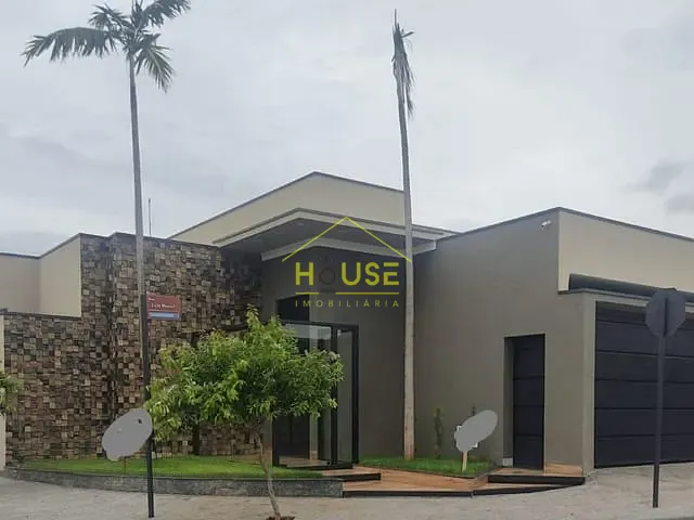 Casa com 256m², à venda, no bairro Jardim Residencial Vilar em Votuporanga