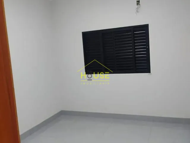 Casa com 256m², à venda, no bairro Jardim Residencial Vilar em Votuporanga