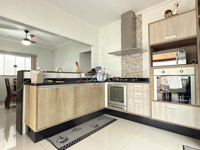 Casa com 261m² 3 quartos e 2 banheiros, à venda, no bairro Nosso Teto em Pederneiras