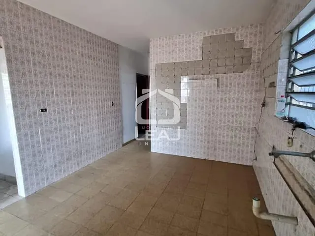 Casa com 300m² 2 quartos e 2 banheiros, à venda, no bairro Jardim Santo Eduardo em Embu das Artes