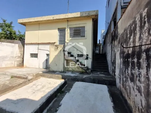Casa com 300m² 2 quartos e 2 banheiros, à venda, no bairro Jardim Santo Eduardo em Embu das Artes