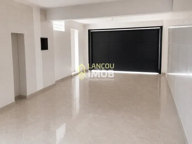 Casa 4 quartos e 5 banheiros, à venda ou para alugar, no bairro Vila Galvão em Jundiaí