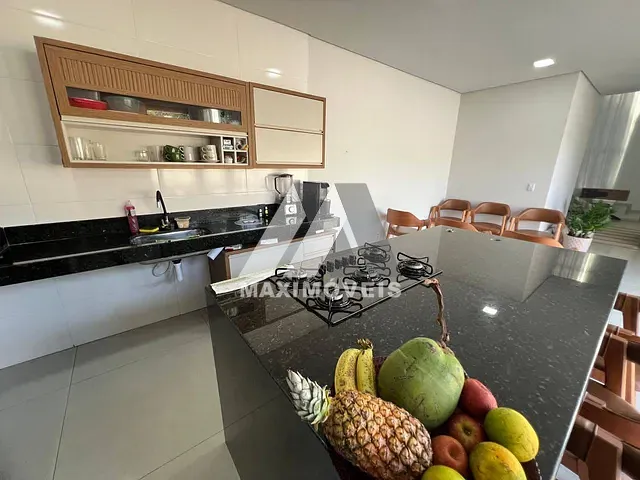 Casa com 360m² 4 quartos e 5 banheiros, à venda, no bairro Villas 2 em Porto Seguro
