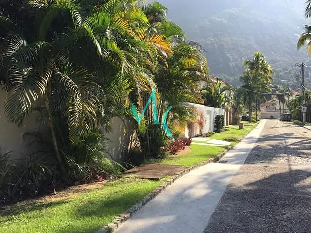 Casa com 480m² 3 quartos e 1 banheiro, à venda, no bairro Camorim em Rio de Janeiro