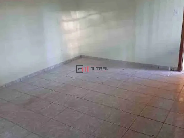 Casa 3 quartos e 1 banheiro, à venda, no bairro Coliseu em Londrina