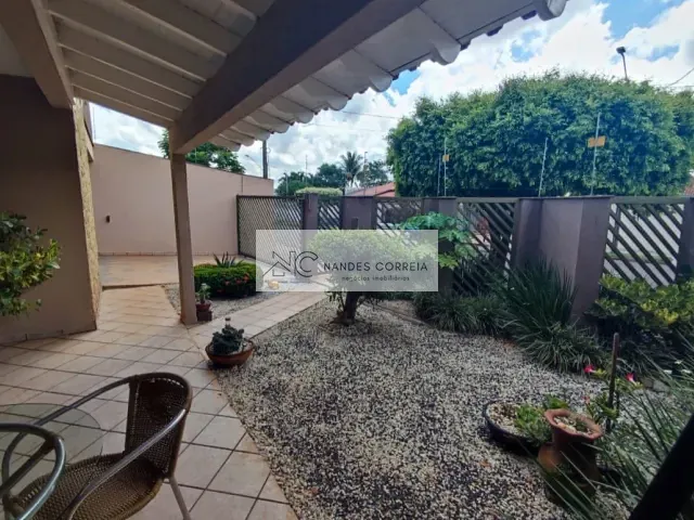 Casa 3 quartos e 4 banheiros, à venda, no bairro Jardim Esperança em Londrina