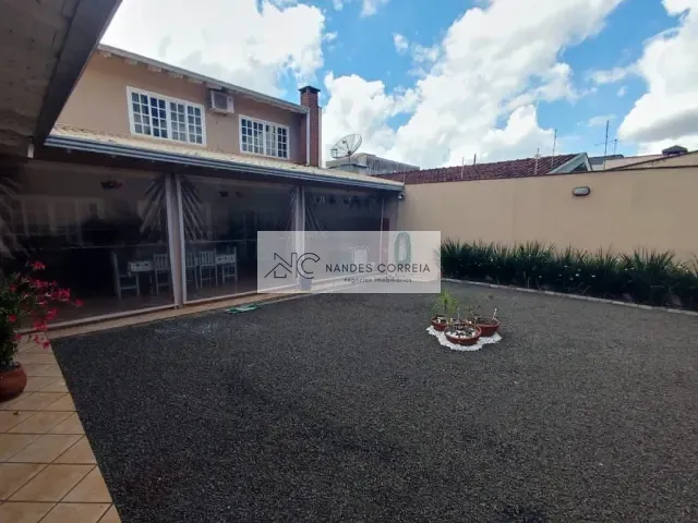 Casa 3 quartos e 4 banheiros, à venda, no bairro Jardim Esperança em Londrina