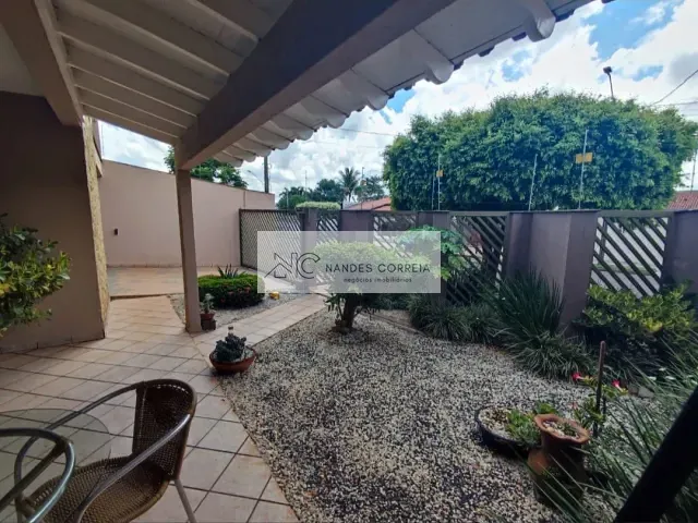 Casa 3 quartos e 4 banheiros, à venda, no bairro Jardim Esperança em Londrina