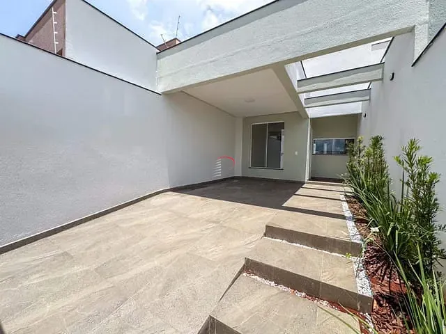 Casa com 170m² 3 quartos e 2 banheiros, à venda, no bairro Colúmbia em Londrina