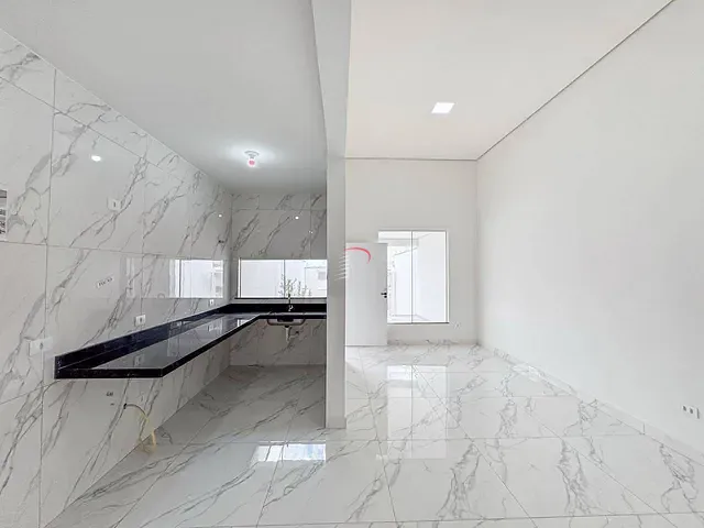 Casa com 170m² 3 quartos e 2 banheiros, à venda, no bairro Colúmbia em Londrina