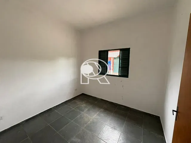 Casa 2 quartos e 1 banheiro, para alugar, no bairro Jardim das Palmeiras em Registro