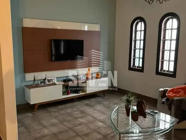 Casa com 280m², à venda ou para alugar, no bairro Parque Jardim Europa em Bauru