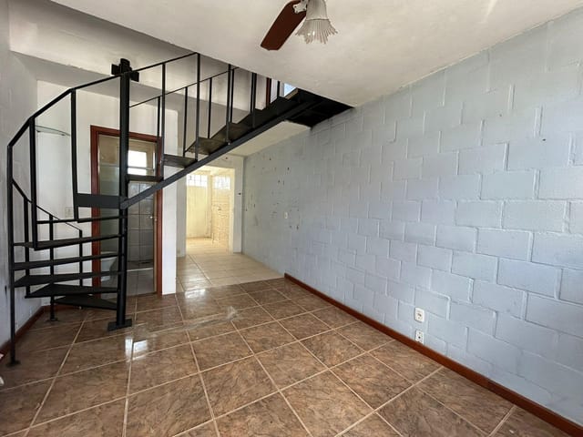 Casa com 96m² 2 quartos e 1 banheiro, à venda, no bairro Areal em Pelotas