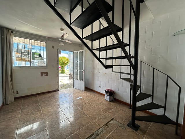 Casa com 96m² 2 quartos e 1 banheiro, à venda, no bairro Areal em Pelotas