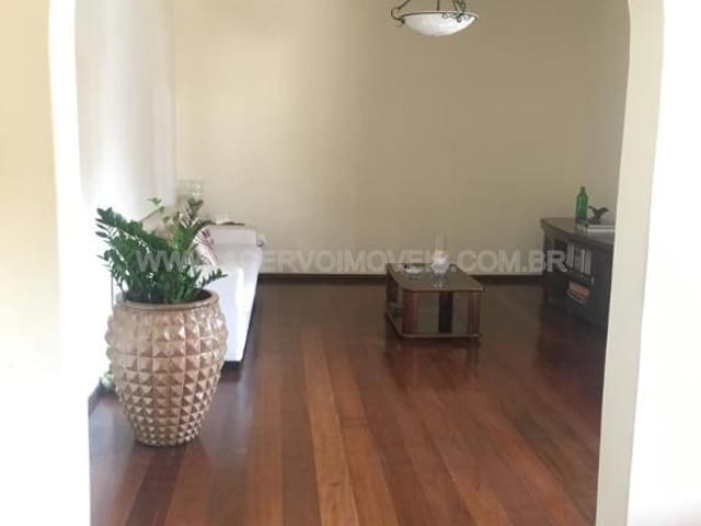 Casa 4 quartos e 3 banheiros, à venda, no bairro Bom Clima em Juiz de Fora