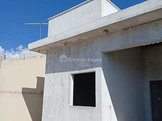 Casa com 160m² 3 quartos e 2 banheiros, à venda, no bairro Vale Quem Tem em Teresina