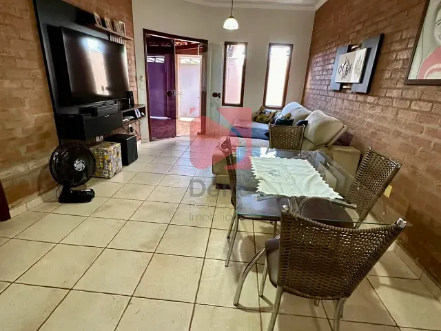 Casa 3 quartos e 3 banheiros, à venda, no bairro Jardim Itália em Pirassununga