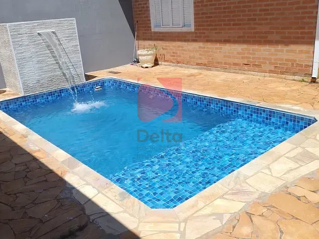 Casa 3 quartos e 3 banheiros, à venda, no bairro Jardim Itália em Pirassununga